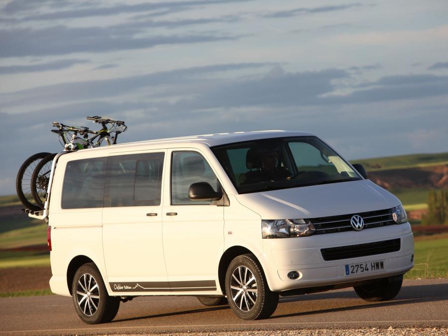  Volkswagen Multivan OutDoor Edition 2014 года  (фото 11 из 14)